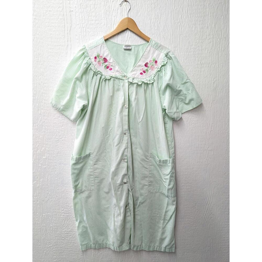 Simply Basic Nightgown Strawberry Embroidered Granny Cottagecore Whimsy Retro